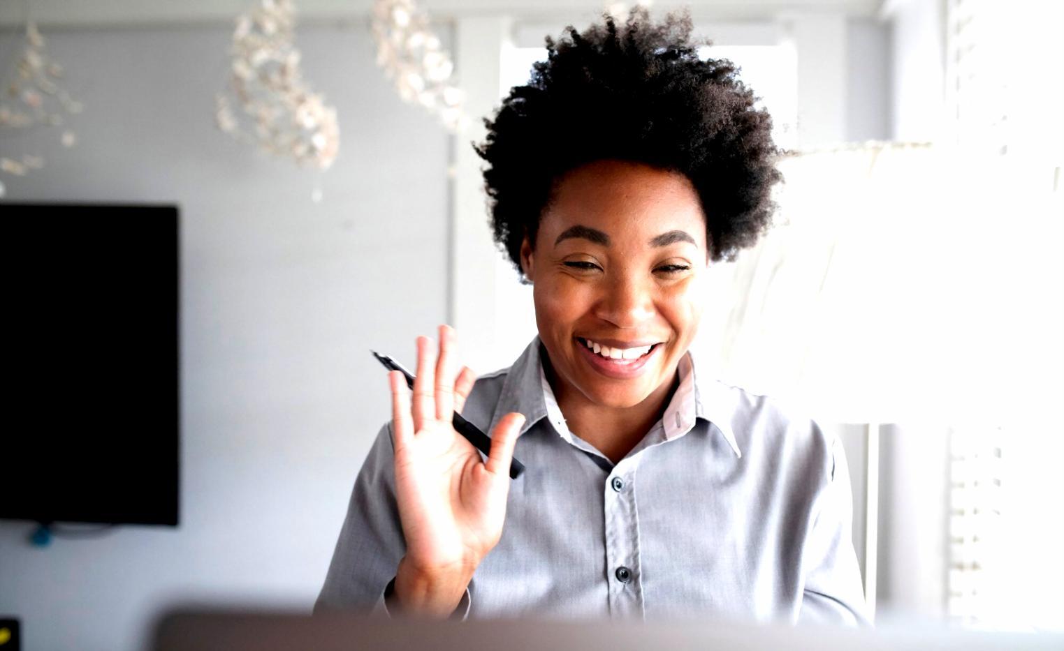 Sesión de seguimiento de objetivos financieros con cliente